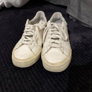 Veja Size 10 Classic White Leather Men's Oxford Dress Shoes - Casual Elegance